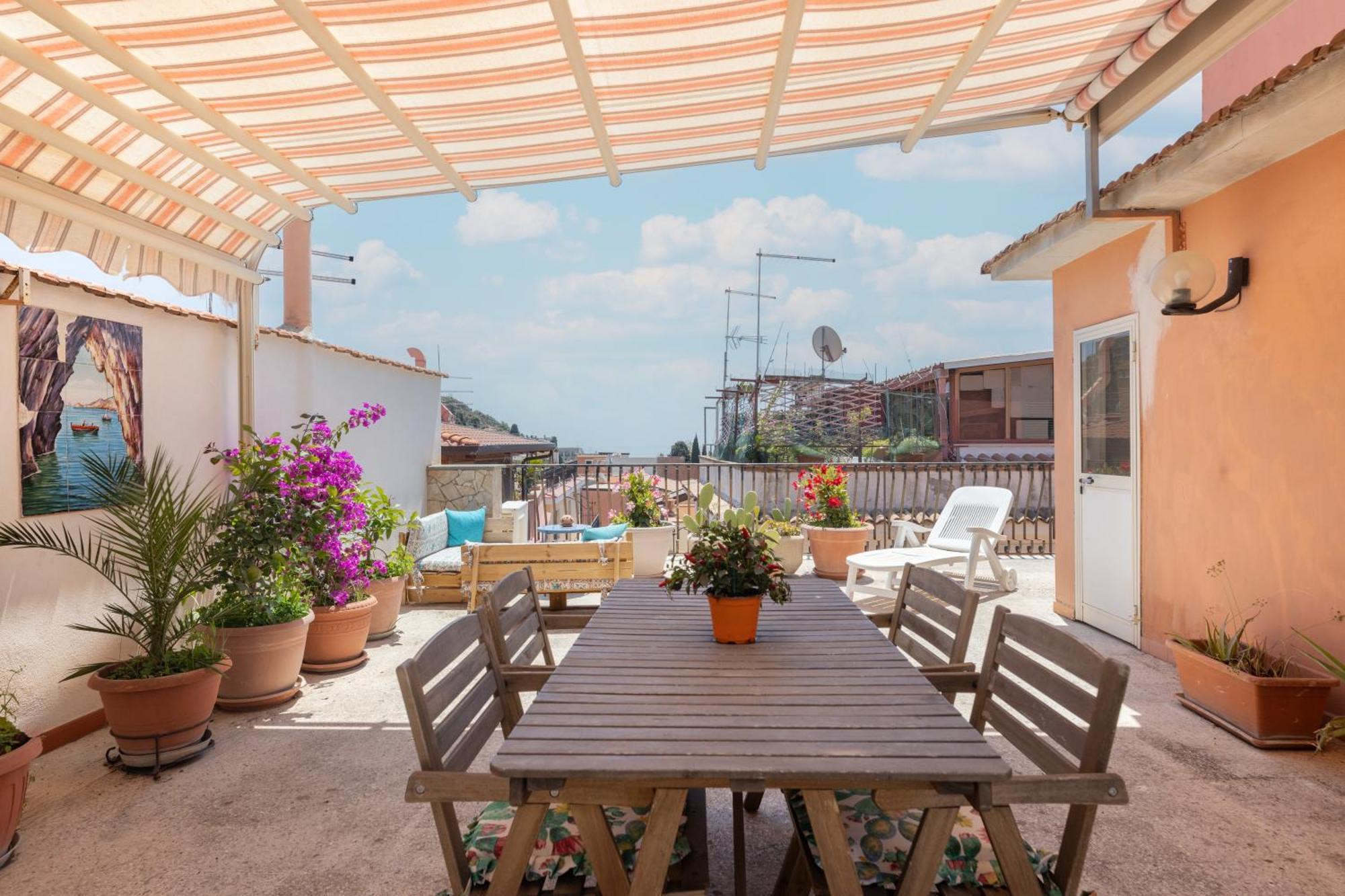 Medusa Exclusive Rooftop Taormina Apartment Luaran gambar