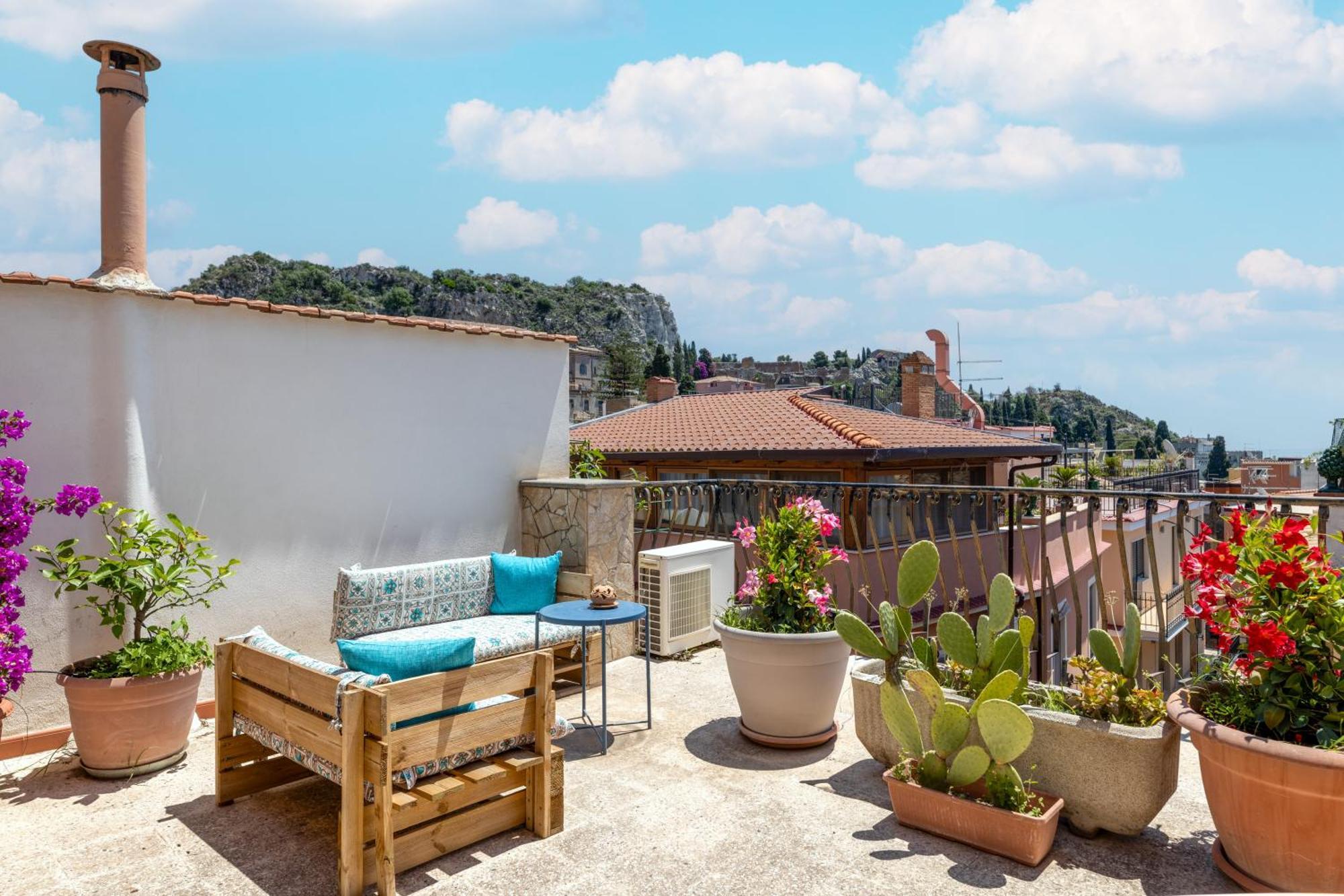 Medusa Exclusive Rooftop Taormina Apartment Luaran gambar